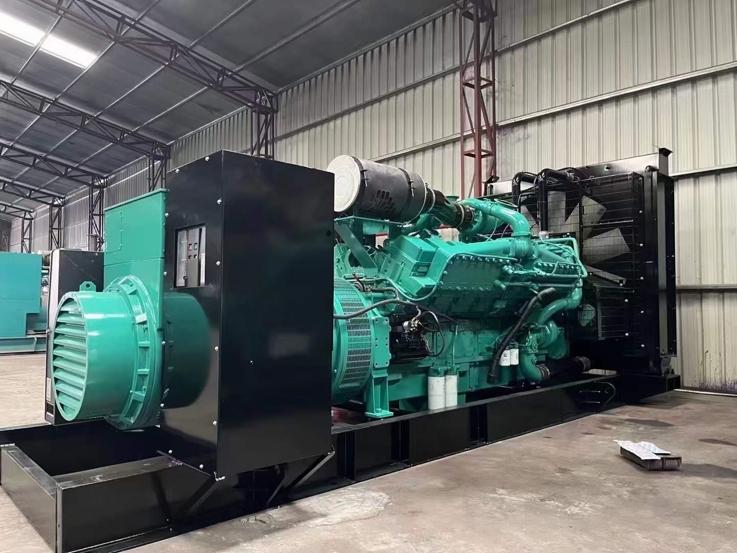 文殊镇如何降低 800kW 柴油发电机输出电流的波动？
