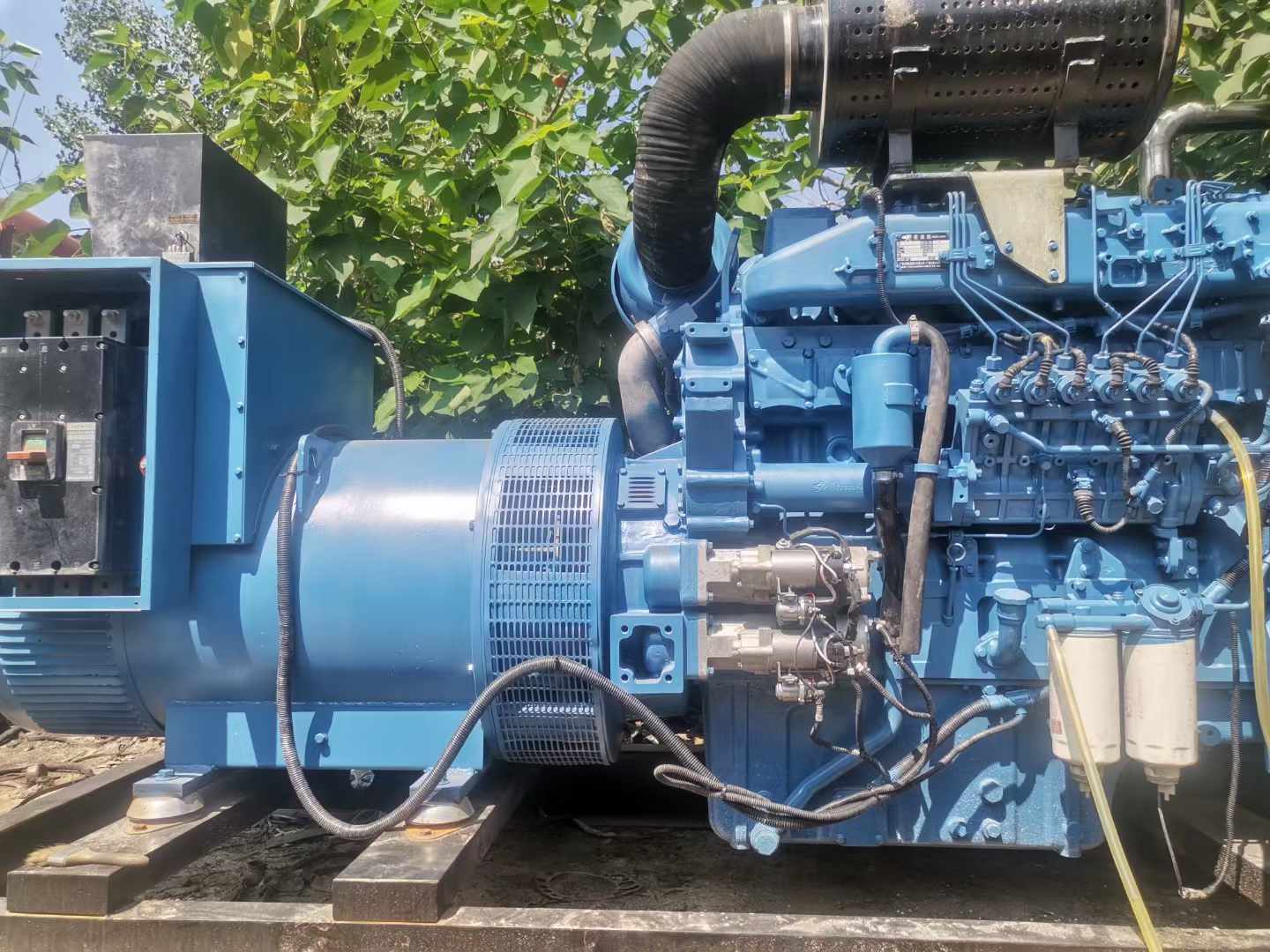 文殊镇详细说明降低 800kW 柴油发电机输出电流波动的方法